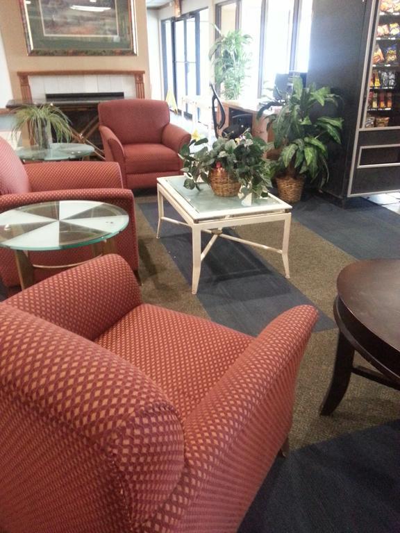America'S Best Inn & Suites Clarksville Clarksville (Clark County) Buitenkant foto