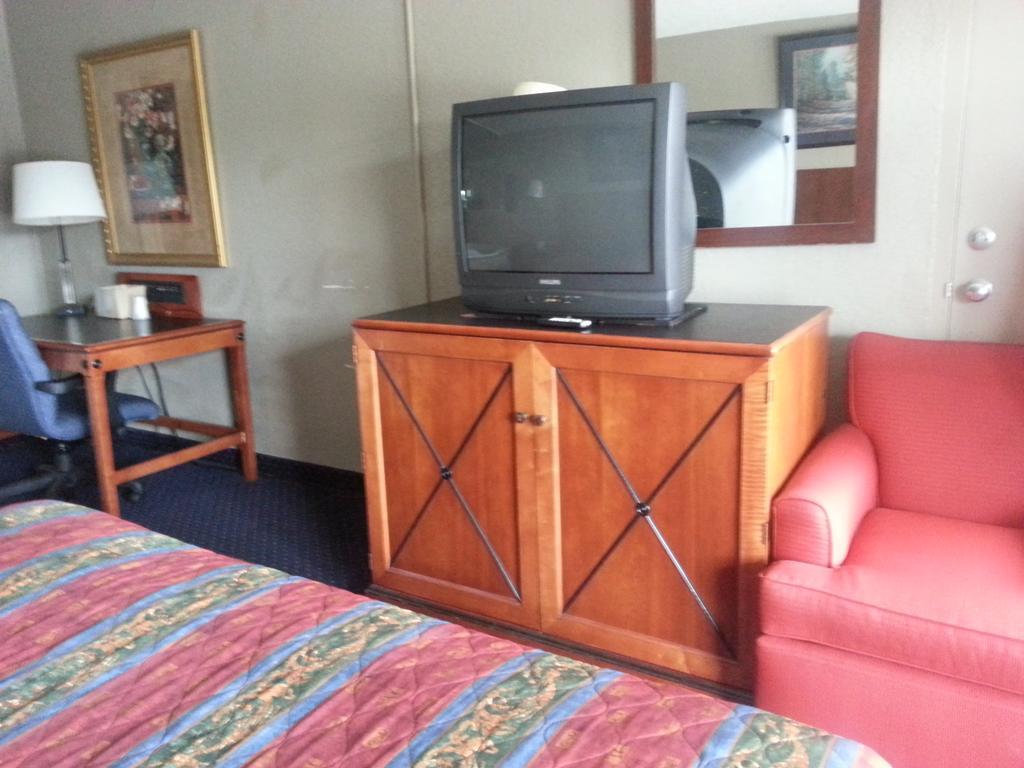 America'S Best Inn & Suites Clarksville Clarksville (Clark County) Buitenkant foto