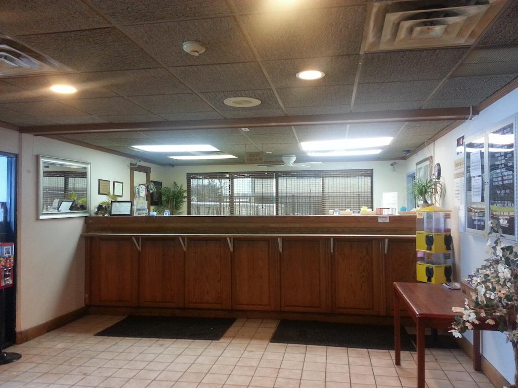 America'S Best Inn & Suites Clarksville Clarksville (Clark County) Buitenkant foto