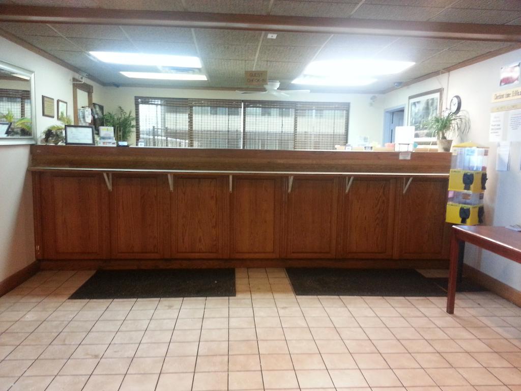 America'S Best Inn & Suites Clarksville Clarksville (Clark County) Buitenkant foto